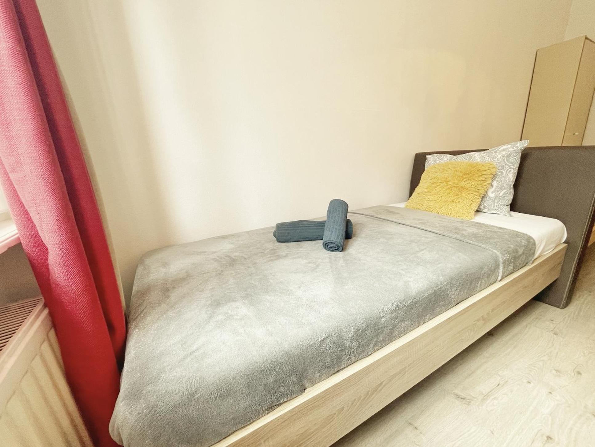 Y Station Private Apartment *
