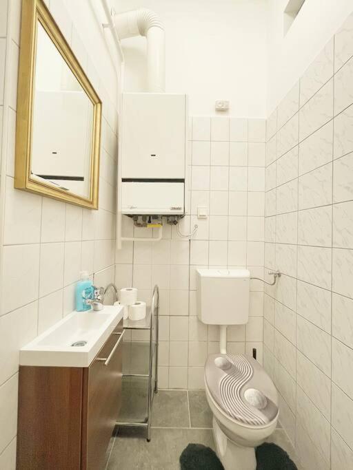 Y Station Private Apartment *
