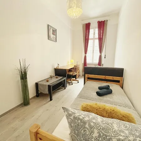 Y Central Station Private Rooms Budapest Exterior foto